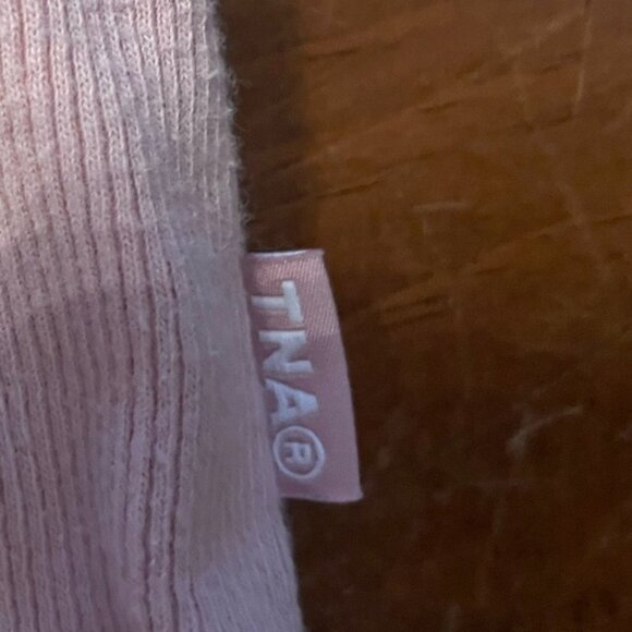 TNA Light Pink Ribbed Cropped Shirt - Picture 4 of 10